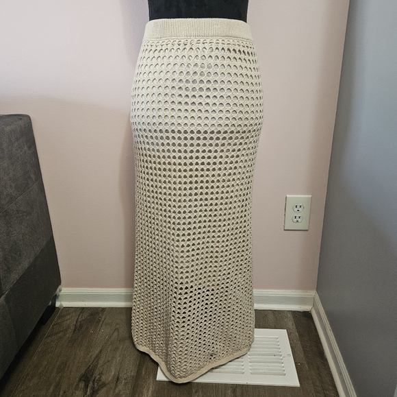 Steve Madden Cream Crochet Maxi Skirt - Size Medium ☀️ NWT - Picture 4 of 11